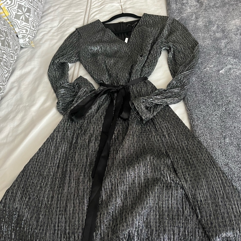 NWT Banana Republic lightweight metallic dress size 4
